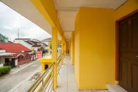 RedDoorz Syariah at Jalan Wayhitam Palembang Hotels in Demang Lebar Daun