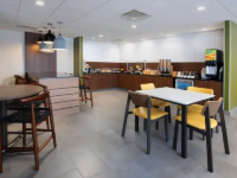 แฟร์ฟิลด์ อินน์แอนด์สวีทส์ ฟอร์ตเวิร์ธ/ฟอสซิลครีก โรงแรมในฟอร์ตเวิร์ธ