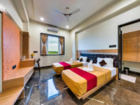 Hotel Chandradeep Regency