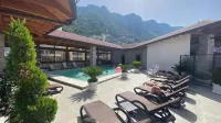 克魯赫全景酒店 - 泳池