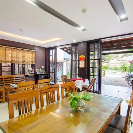 Pearl Beach Homestay - Cua Dai Beach, Hoi An Отели рядом с достопримечательностью «Пляж Кыадай»