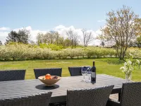 "Ingward" - 300m to the Fjord Hotels in Tarm