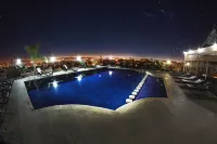 فندق إمبريال بلازا - مسبح على السطح