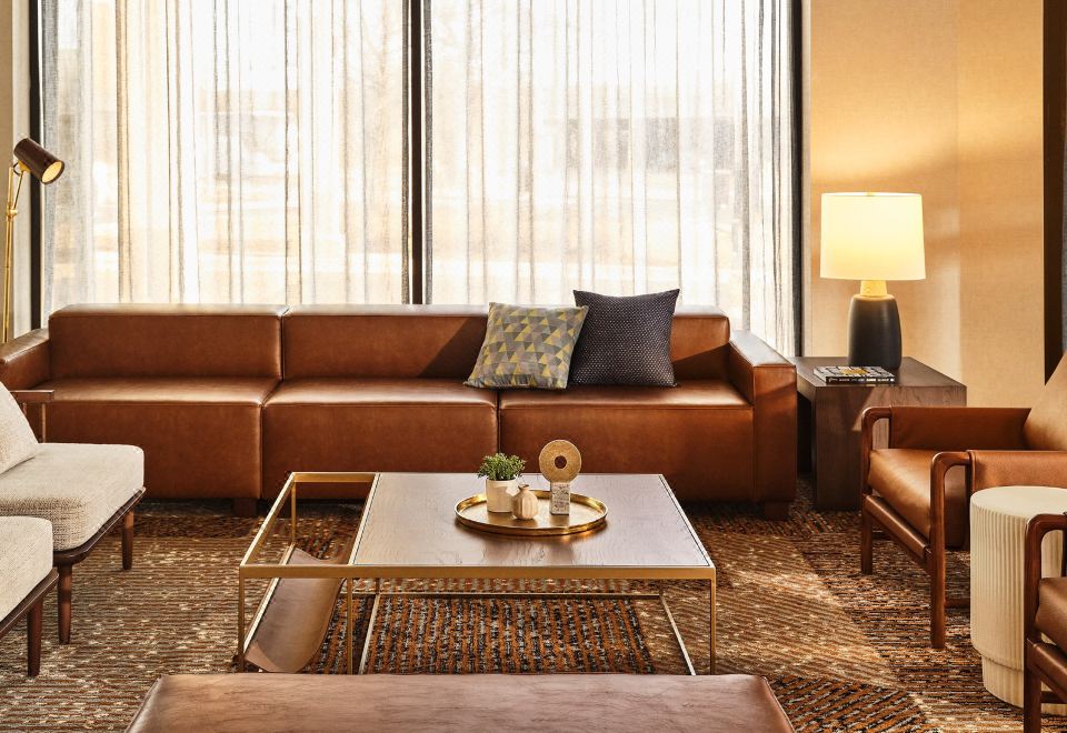 4. 홀리데이 인 시..