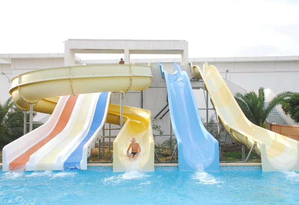 Cedriana HotelOver view