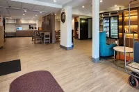 Comfort Inn & Suites Hotels in Chaska