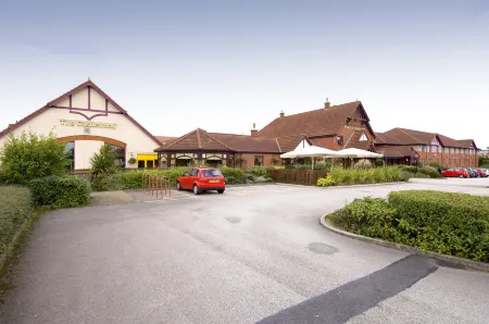 Premier Inn Mansfield Отели в г. Риддингс