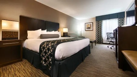 Best Western Plus Coldwater Hotel Отели в г. Branch County