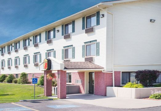 슈퍼 8 바이 윈덤 머시나