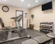 Quality Inn & Suites Woodland - Sacramento Airport - Gym