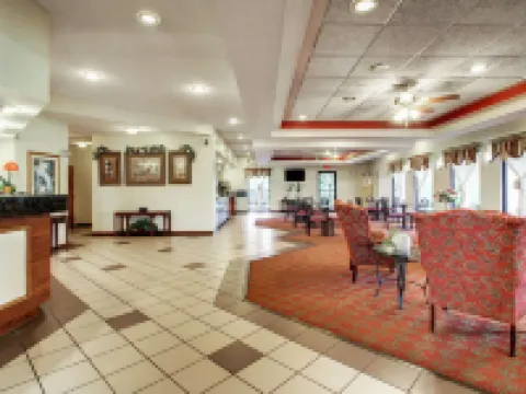 Quality Inn & Suites Clinton - Jackson West Hotels in Clinton