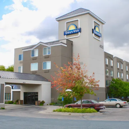 Days Inn by Wyndham Eagan Minnesota Near Mall of America