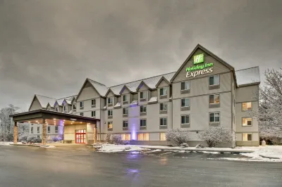 Holiday Inn Express & Suites LINCOLN EAST - WHITE MOUNTAINS by IHG Отели в г. 