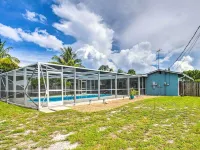 'Tropical Landing' Stuart Home w/ Pool + Grill! Hotels in Stuart