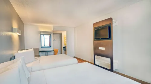 Studio 6 Suites Los Angeles, CA Los Angeles LAX