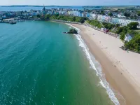 The Sand Castle - 2 Bedroom Apartment - Tenby - Beach