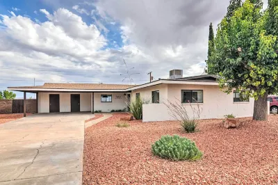 Lake Powell Views: Mid-Century Home in Page