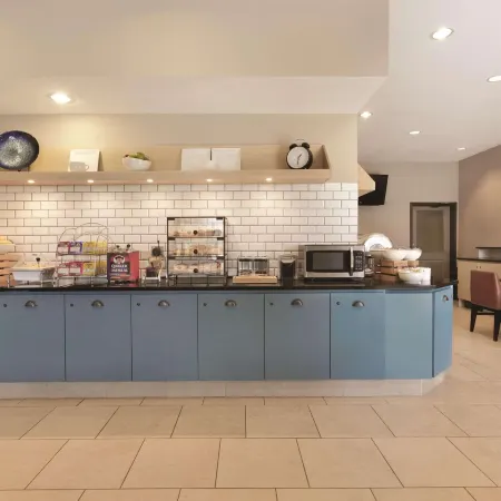 Country Inn & Suites by Radisson, Indianapolis Airport South, IN