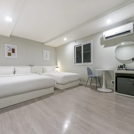 Yeongcheon Hotel Shop