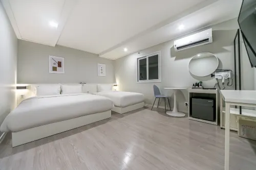 Yeongcheon Hotel Shop