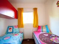 Unique 6 Hotel dekat Kinderboerderij Velserbeek