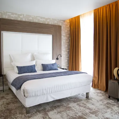 Le Grand Hotel Grenoble, BW Premier Collection Hotels near Grenoble-Bastille Cable Car