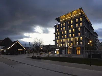 Novotel Annemasse Centre - Porte de Genève Hotels near Park Montessuit