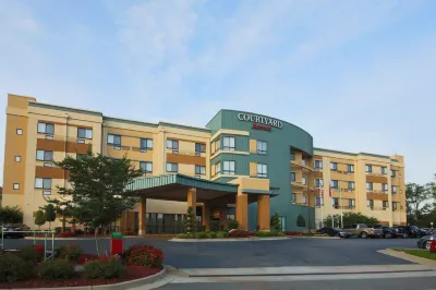 Courtyard Warner Robins Hotels near Houston Church