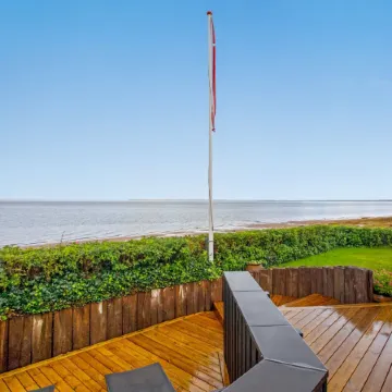 "Holmwith" - 50m from the Sea