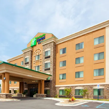 Holiday Inn Express & Suites Mount Airy by IHG