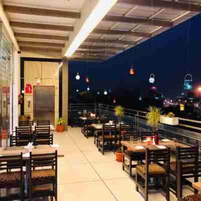 Hotel Radiant Kolhapur Dining/Meeting Rooms