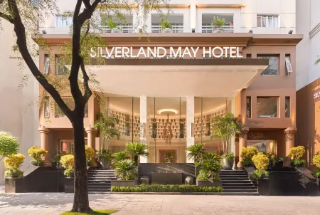 Silverland May Hotel Отели рядом с достопримечательностью «Hutech University of Technology»