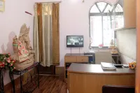 The Candy Suites Hotel dekat Dewri Mandir