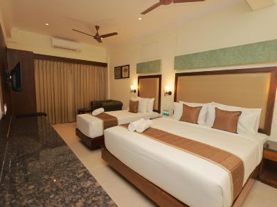Hotel Comorin Grand