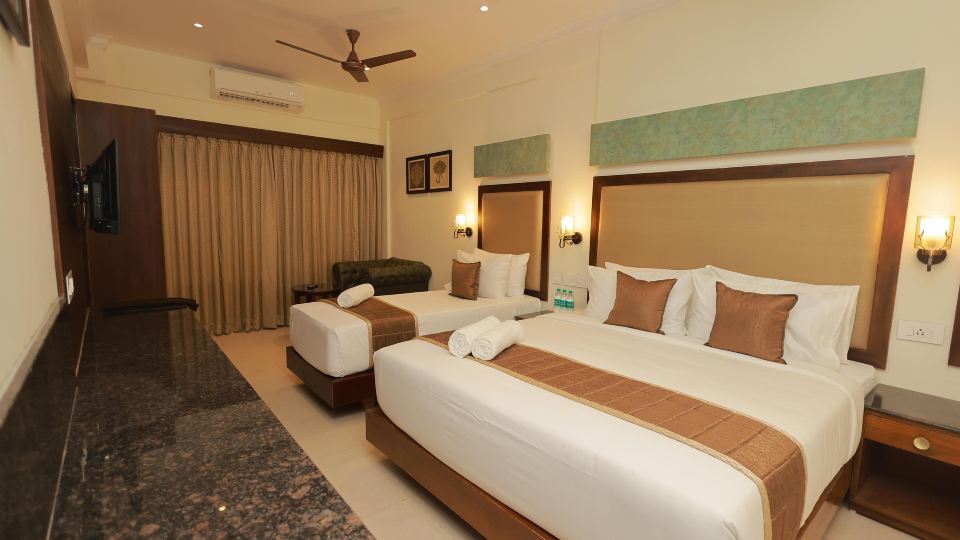 Hotel Comorin Grand