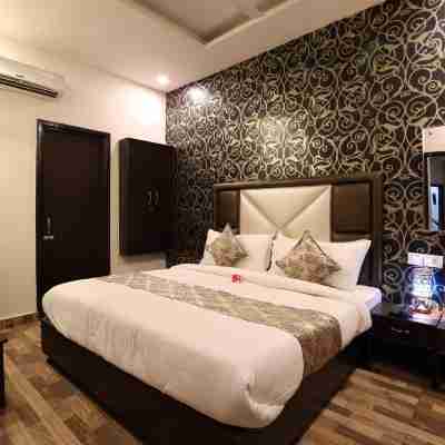 Townhouse Hussainpara Square Formerly Rich Inn Rooms