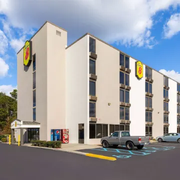 Super 8 by Wyndham Myrtle Beach/Market Common Area