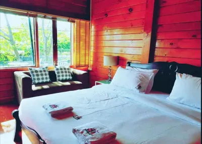 Nung Ni Bang Khon Thi Resort Hotels near Bang Kung Camp Zoo