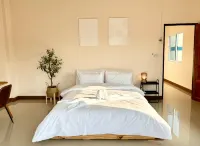 Willow Pillow Guest House Hotels in Mueang Chumphon District