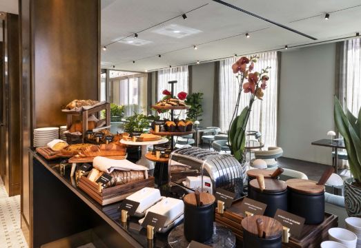 라디슨 컬렉션 호텔, 로마 안티카 외관