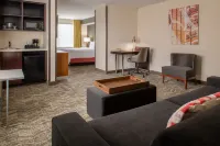 SpringHill Suites Portland Airport Hotel dekat Multnomah Falls