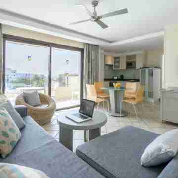 Ona Pearly Grey Rooms