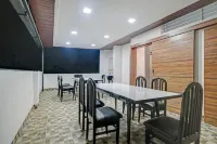 Aceotel Inn Flamingo فنادق في إندوري