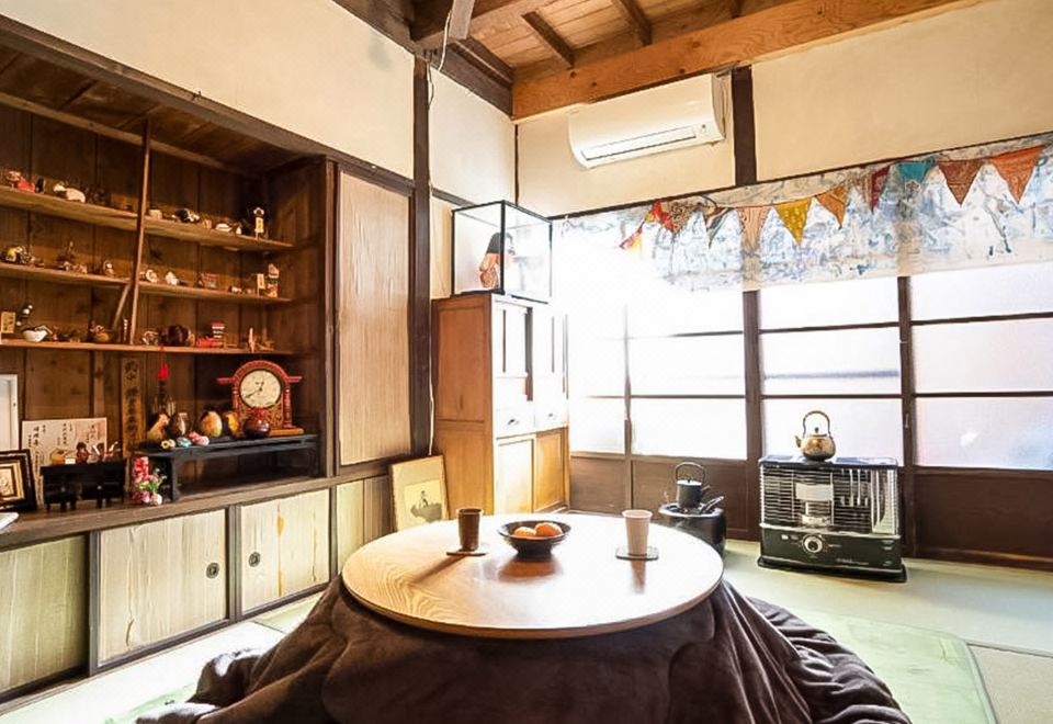 4. 게스트 하우스 ..