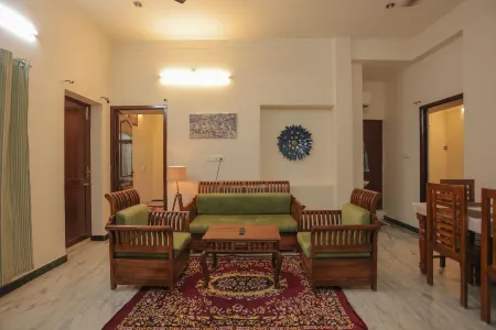 Comfy 2BHK Near Rock Beach Отели рядом с достопримечательностью «Pondicherry french city (White Town)»