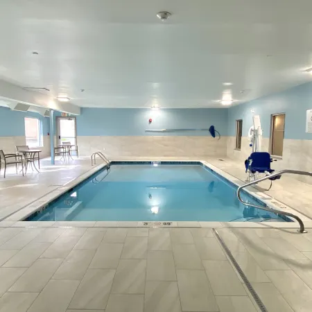 Holiday Inn Express & Suites ELYRIA by IHG