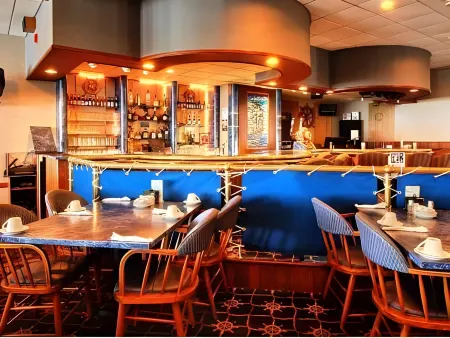 Hampton Inn Green Bay Downtown Отели в г. Саамико