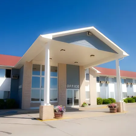 Alliance Hotel & Suites, a Howard Johnson by Wyndham