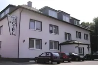 Hotel Lonac Hotels near Duisburg-Wedau