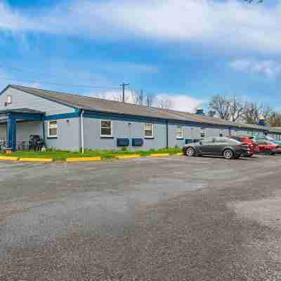 Americas Best Value Inn Carlisle Hotel Exterior